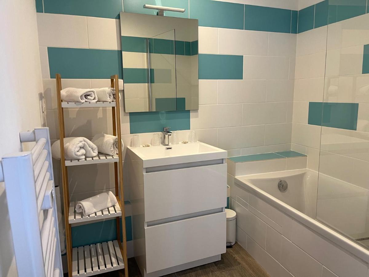 Appart'Hotel La Suze Sur Sarthe ภายนอก รูปภาพ