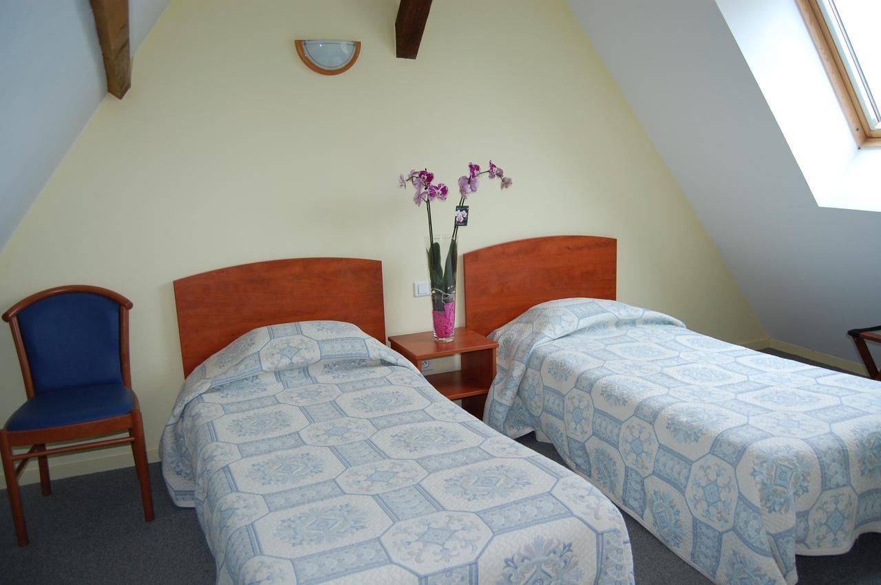 Appart'Hotel La Suze Sur Sarthe ภายนอก รูปภาพ